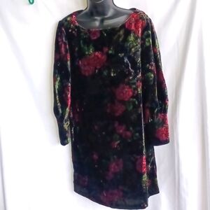 Ann Taylor beautiful floral velvet dress, size 6, Black, Green, Red